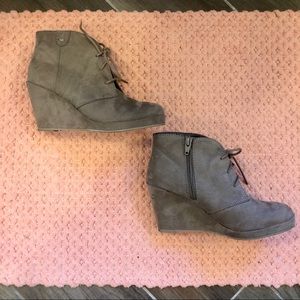 Women’s Wedge booties